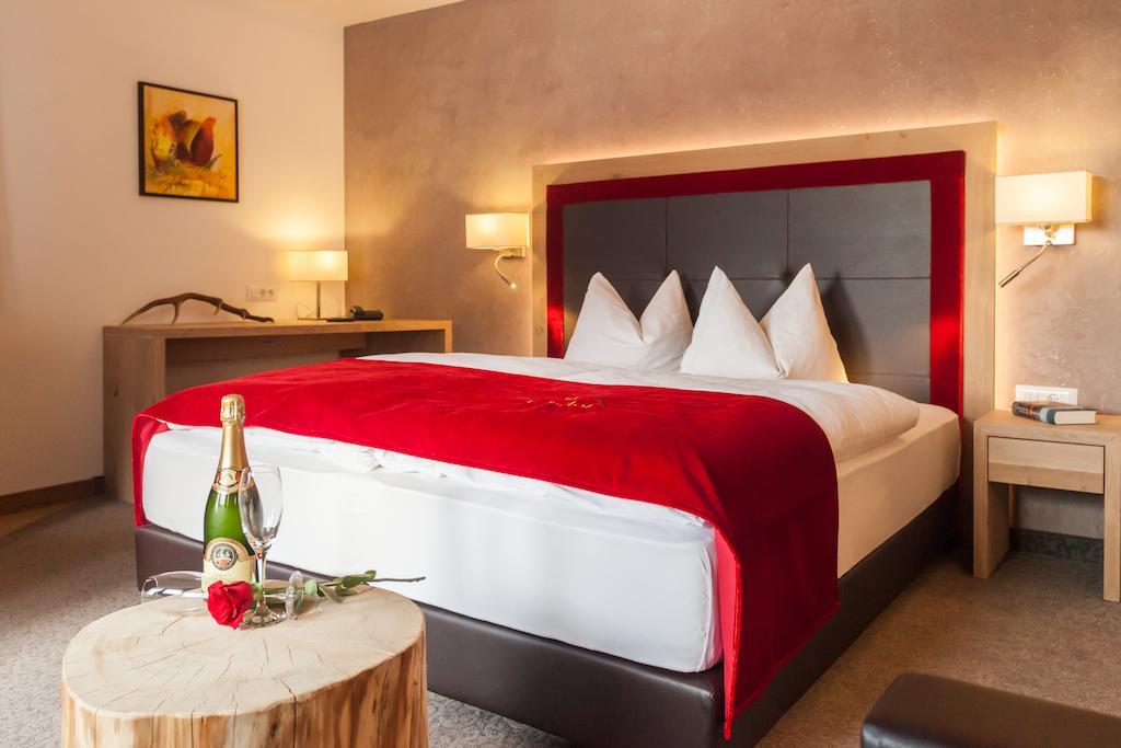 Almhotel Glieshof Malles Venosta Esterno foto