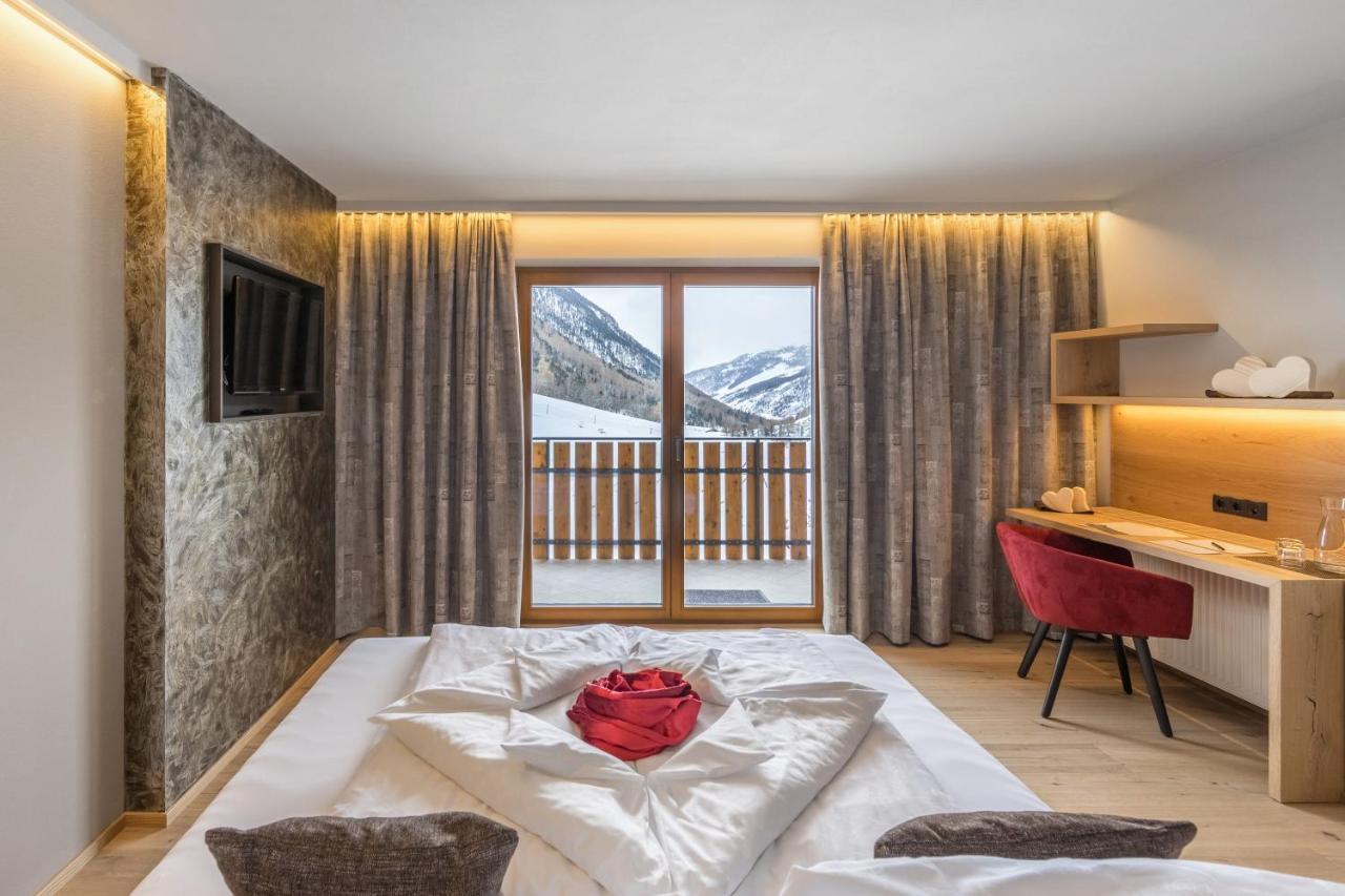 Almhotel Glieshof Malles Venosta Esterno foto