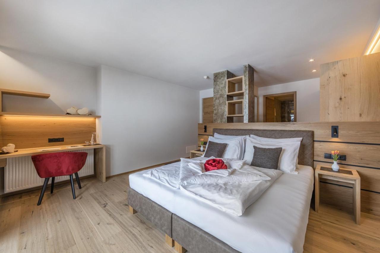 Almhotel Glieshof Malles Venosta Esterno foto